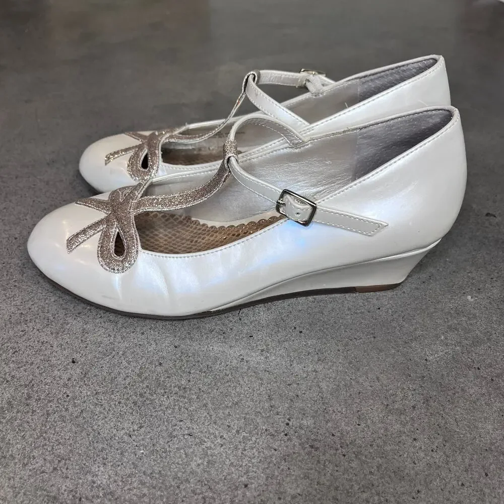Gianni Bini girls Ivory cream gold bow low wedge heel formal dress shoes size 3